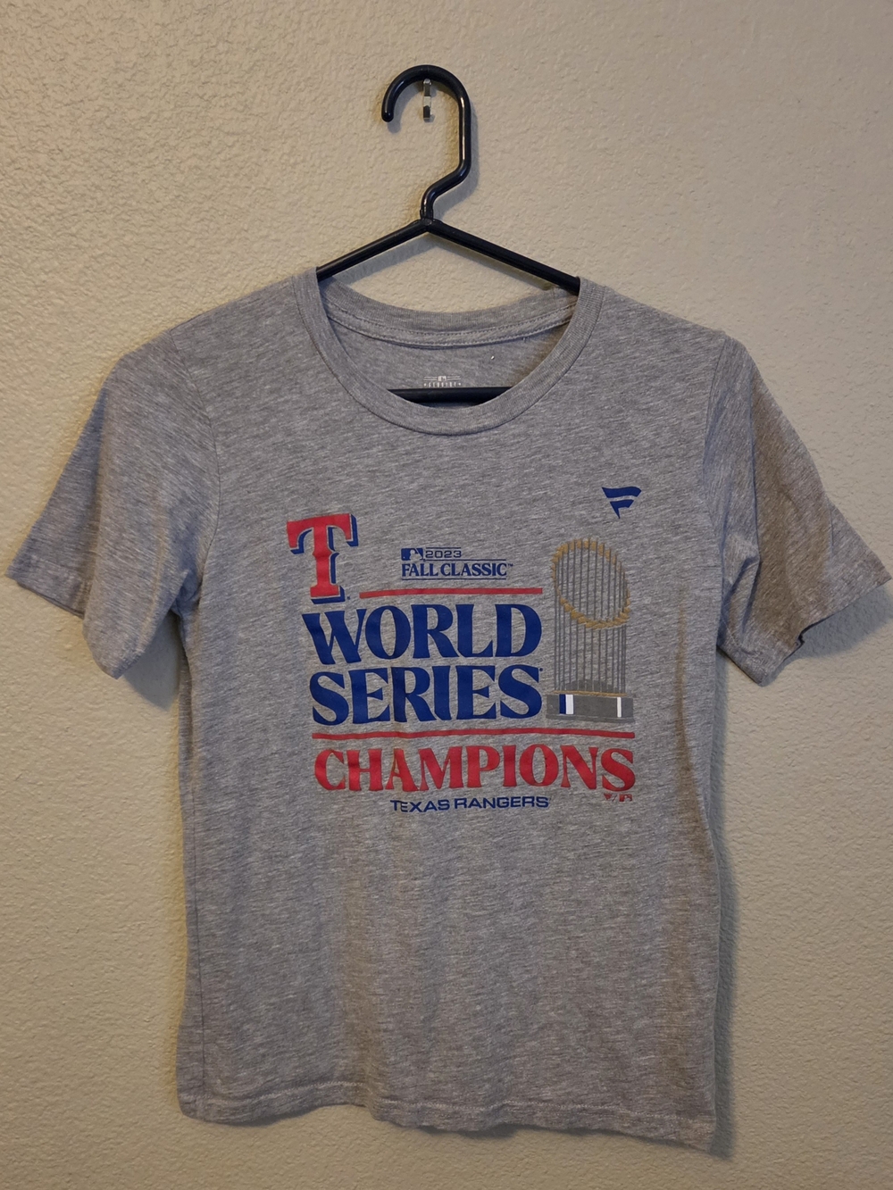 MLB Genuine Merchandise - Boys - Size: M (8/10) - World Series Champions: Texas